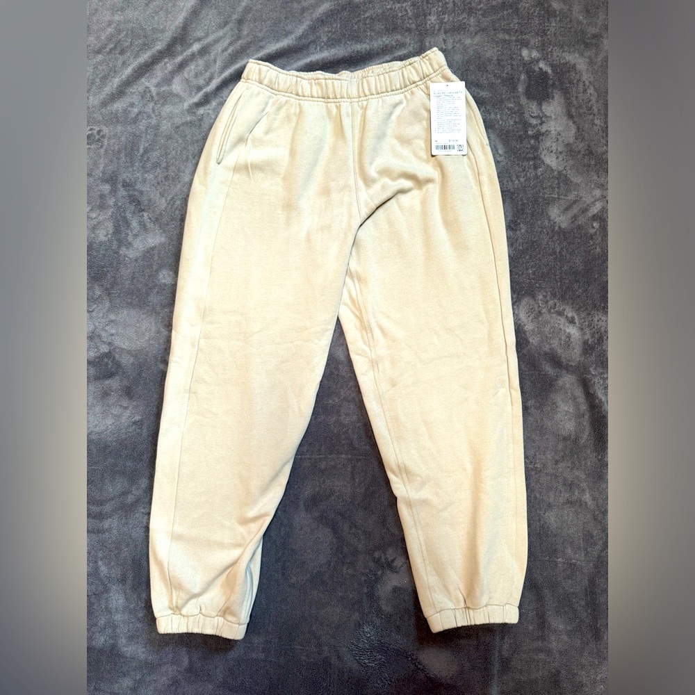 Lululemon NWT Oversized Fit Jogger, Mid-Rise, Khaki/Tan, 30” inseam, women’s M